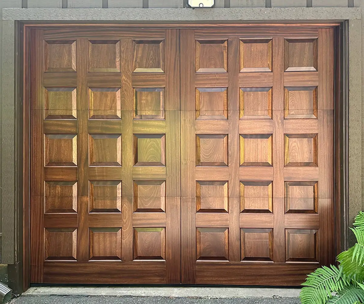 Nask Door Artisan Medallion Bryn Mawr Garage Door 